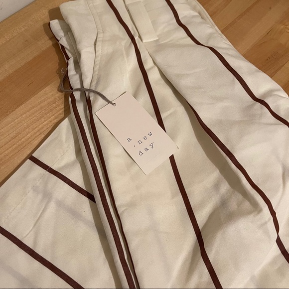 A New Day Cream High Waist Cropped Wide Leg Pants - Picture 4 of 6